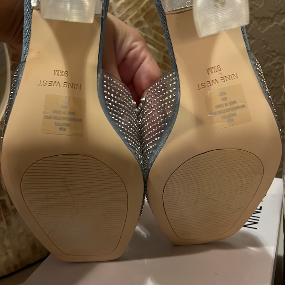 Brand New in Box 9.5 - Picture 4 of 7